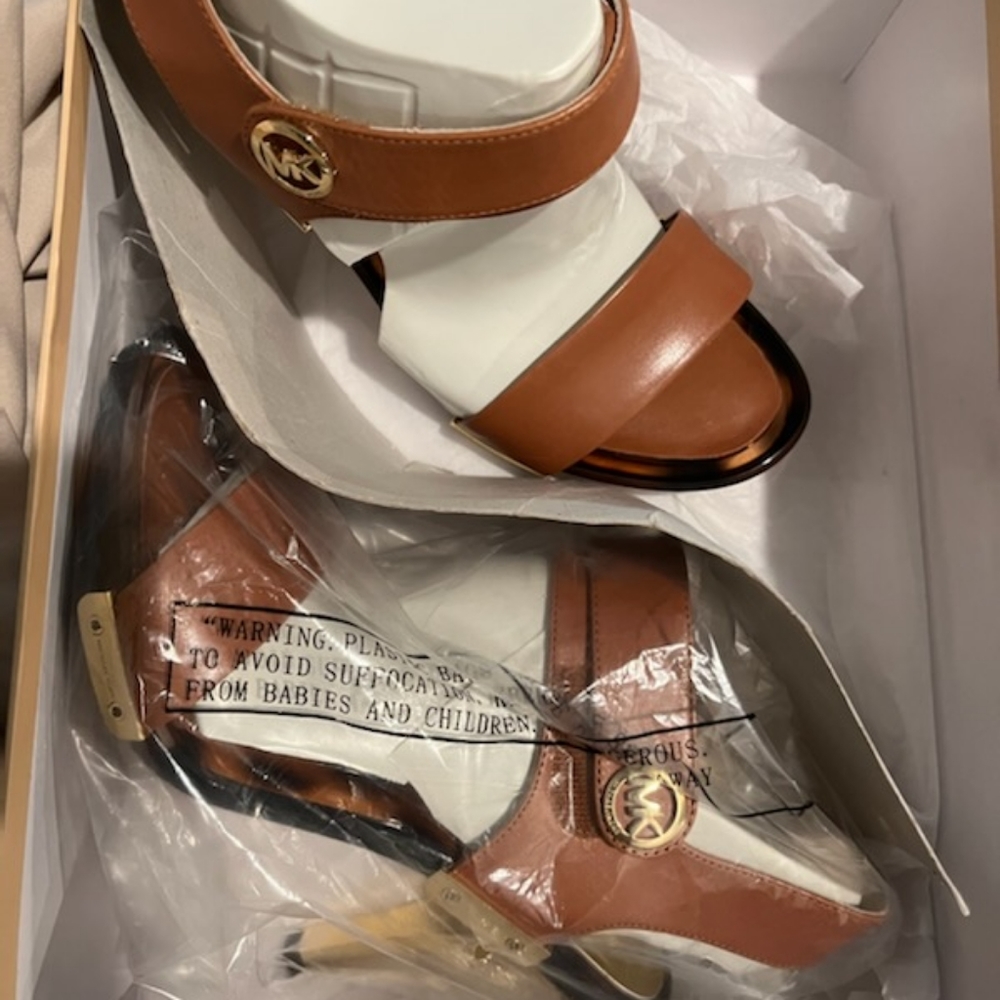 Ladies worn only once Michael Kors size 8 med.
